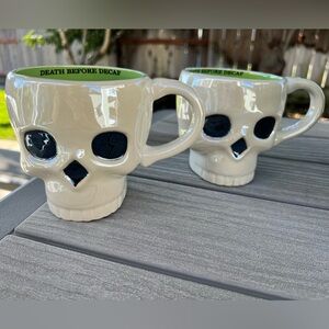 NWT opalescent Skull mug (set)*